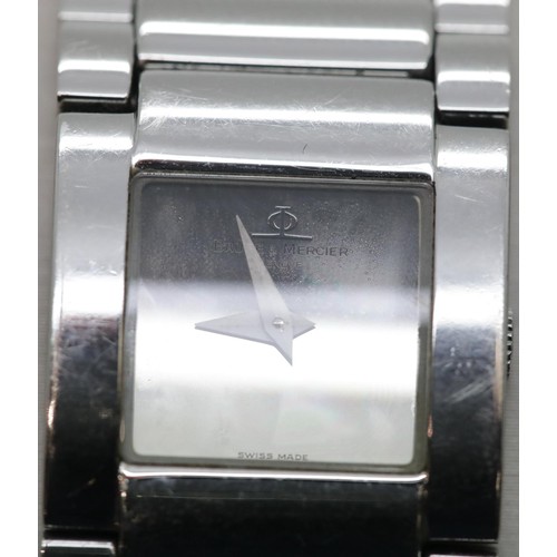 1068 - Ladies Baume and Mercier stainless steel Catwalk wristwatch with swiss made quartz movement, sapphir... 