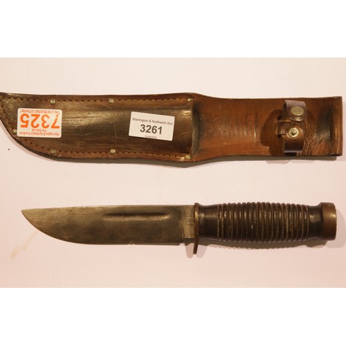 3261 - Heavy sheath knife, blade stamped 336/60 Case, blade L: 15 cm. P&P Group 2 (£18+VAT for the first lo... 