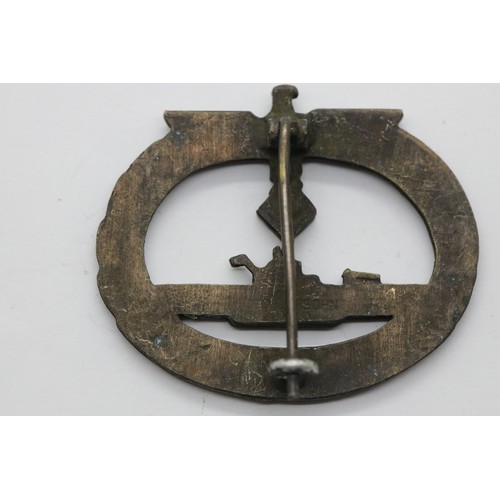 3294 - German WWII type bronze U-Boat War badge, marked Geschlersohn verso. P&P Group 1 (£14+VAT for the fi... 