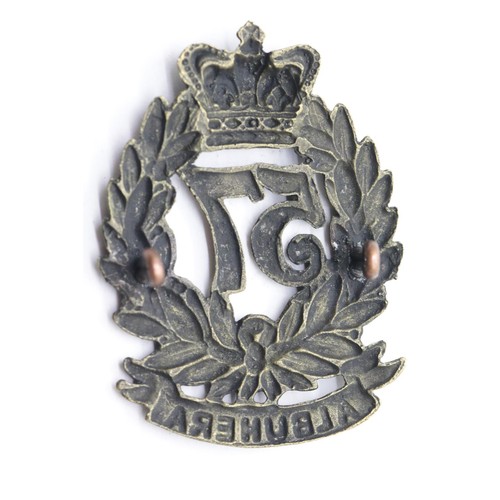 3333 - British Victorian type cap badge for 57th Middlesex Regiment. P&P Group 1 (£14+VAT for the first lot... 