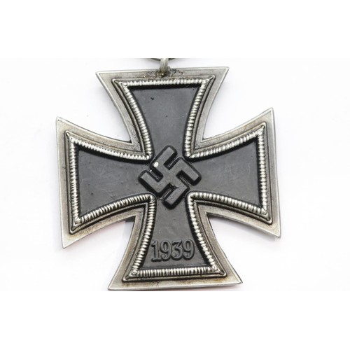 3447 - German WWII type Iron Cross 2nd Class with ribbon. P&P Group 1 (£14+VAT for the first lot and £1+VAT... 