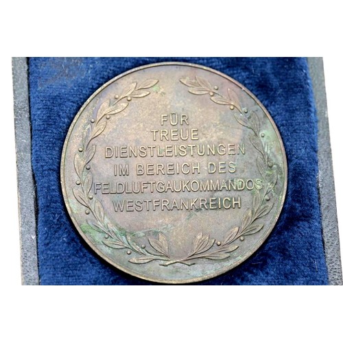 3464 - German WWII type Luftwaffe Loyal Service In Western France medallion in original case. P&P Group 2 (... 