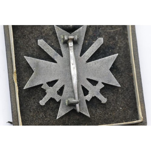 3467 - German WWII type boxed pin back War Merit Cross with Swords 1st Class. P&P Group 2 (£18+VAT for the ... 