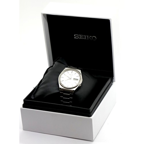 1070 - Gents Seiko 5 automatic wristwatch, boxed. Dial D: 30 mm. P&P Group 1 (£14+VAT for the first lot and... 