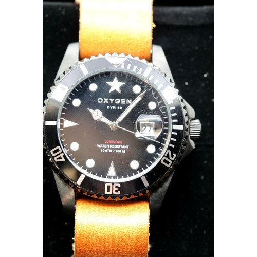 1076 - Gents Oxygen luminous divers wristwatch, dial D: 30 mm. Working at lotting. P&P Group 1 (£14+VAT for... 