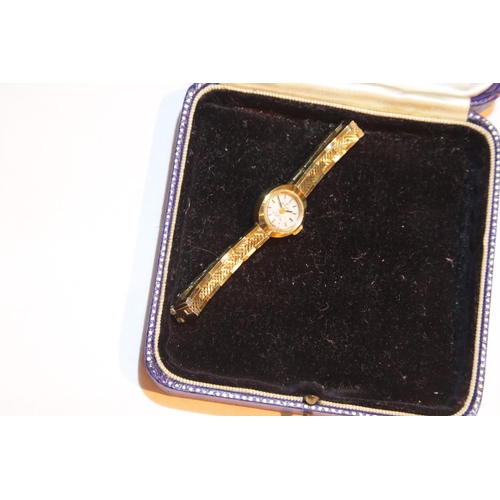 108 - Ladies cocktail watch by Excalibur on gold tone strap. P&P Group 1 (£14+VAT for the first lot and £1... 