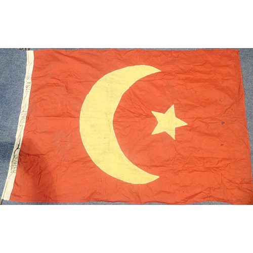 3006 - WW1 Style Ottoman (Turkish) Flag 118 x 80 cm. P&P Group 2 (£18+VAT for the first lot and £3+VAT for ... 