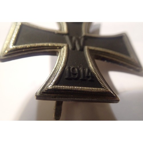 3441 - German Imperial WWI type Iron Cross 1st Class, stamped Deschlussohn verso. P&P Group 1 (£14+VAT for ... 