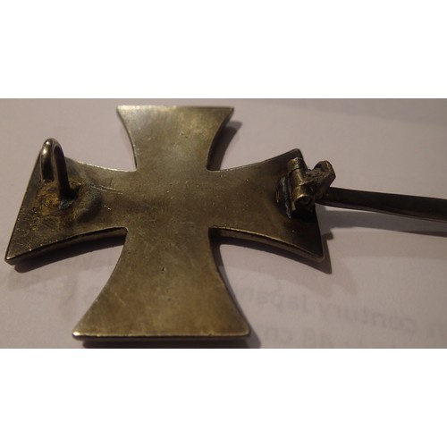 3441 - German Imperial WWI type Iron Cross 1st Class, stamped Deschlussohn verso. P&P Group 1 (£14+VAT for ... 