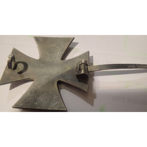 3445 - German WWII type pin back Iron Cross 1st Class. P&P Group 1 (£14+VAT for the first lot and £1+VAT fo... 