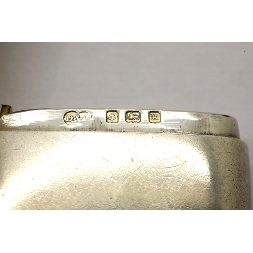 1103 - Edwardian hallmarked silver heavy gauge vesta case, Birmingham assay, 1909 40g. P&P Group 1 (£14+VAT... 
