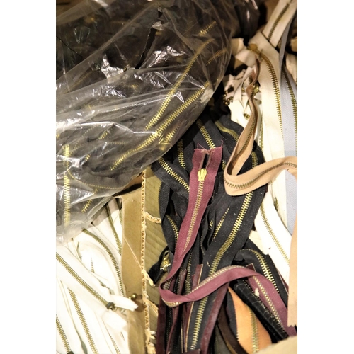 3290 - Large quantity of zips, mainly brass. Not available for in-house P&P