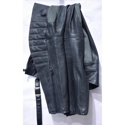 3199 - German Echt Leder motorcycle jacket and trousers. P&P Group 3 (£25+VAT) Condition report: Waist 34