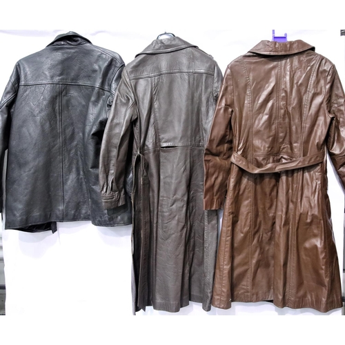 3205 - Two ladies leather coats and a large gents leather jacket. P&P Group 3 (£25+VAT)