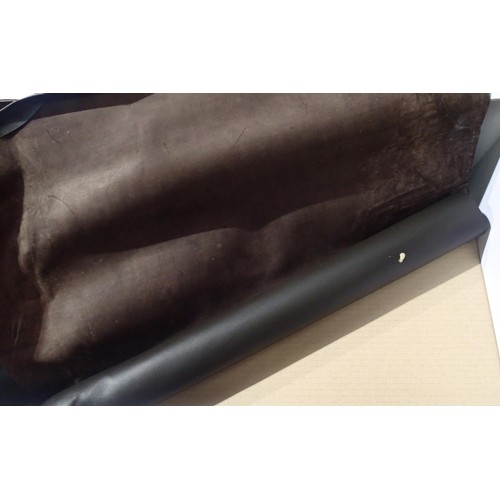 3055 - Box of brown leather pieces. P&P Group 3 (£25+VAT)