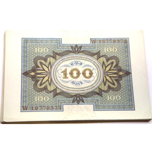 1085 - 87 100 mark notes with mainly consecutive numbers, 1920. P&P Group 1 (£14+VAT for the first lot and ... 