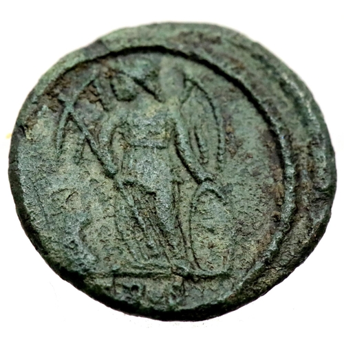 1112 - Constantine dynasty - Victory on Prow. P&P Group 1 (£14+VAT for the first lot and £1+VAT for subsequ... 