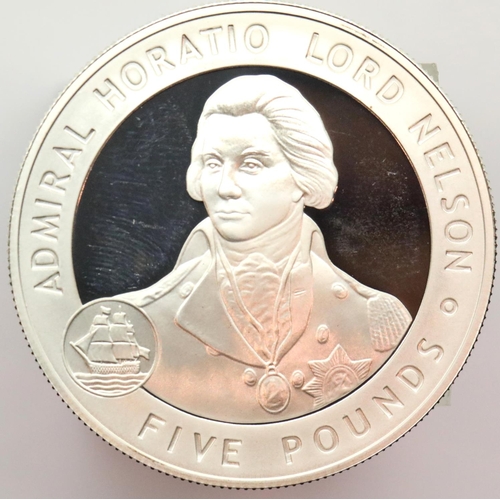 1180B - 1oz 2006 Guernsey silver £5 coin. P&P Group 1 (£14+VAT for the first lot and £1+VAT for subsequent l... 