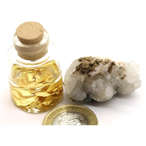 1076 - Gold leaf in oil and a Welsh gold natural rock. P&P Group 1 (£14+VAT for the first lot and £1+VAT fo... 