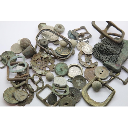 1196 - ** WITHDRAWN**Bag of metal detecting finds including Military Badges & Buttons. P&P Group 2 (£18+VAT... 