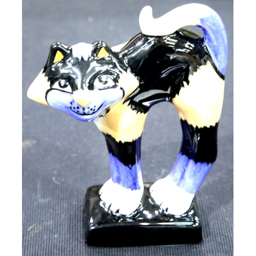 1360 - Lorna Bailey cat Rafa, H: 14 cm. P&P Group 1 (£14+VAT for the first lot and £1+VAT for subsequent lo... 