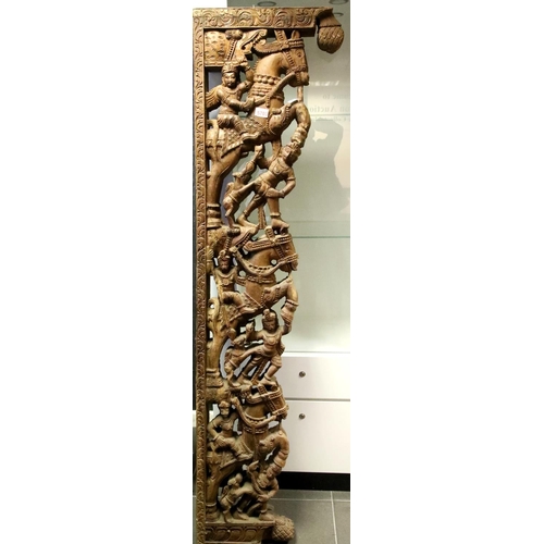 1512 - Relief carved wooden Indian support with soldiers standing and mounted, 85 x 47 cm max. Not availabl... 