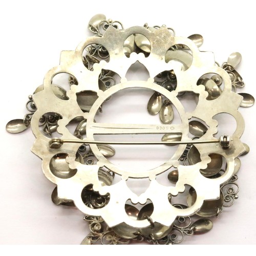 1074 - Extremely large Ivar T Holth Norwegian Sølje Bunad Brooch, 830 Silver, 51g. P&P Group 1 (£14+VAT for... 