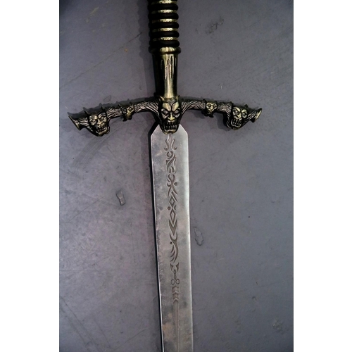 1484 - Large contemporary steel fantasy sword, blade L: 87 cm. Not available for in-house P&P