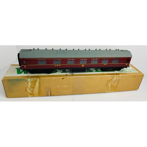 2104 - O Gauge LMS Composite Passenger Coach. P&P Group 2 (£18+VAT for the first lot and £3+VAT for subsequ... 