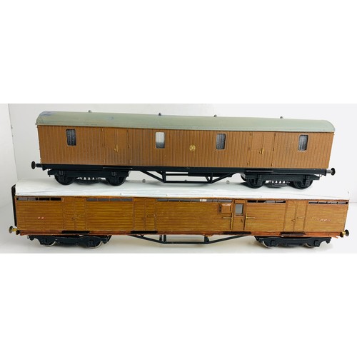 2139 - 2x O Gauge Coaches. P&P Group 2 (£18+VAT for the first lot and £3+VAT for subsequent lots)
