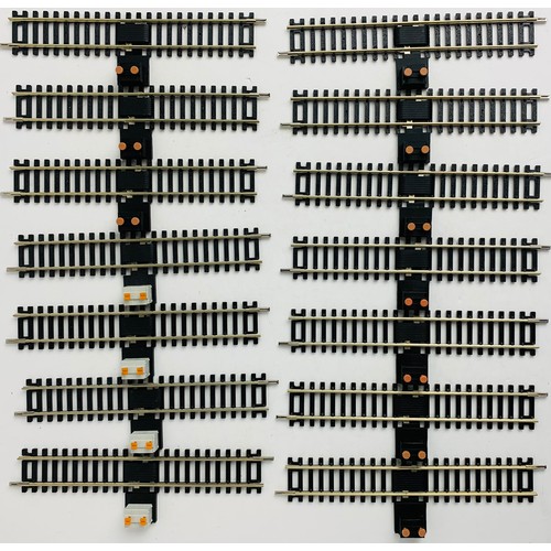 2172 - 14x Hornby R8206/R8210 Power Tracks. P&P Group 2 (£18+VAT for the first lot and £3+VAT for subsequen... 