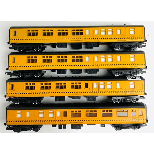 2179 - 4x Hornby 'Re-Railing' Livery Coaches. P&P Group 2 (£18+VAT for the first lot and £3+VAT for subsequ... 