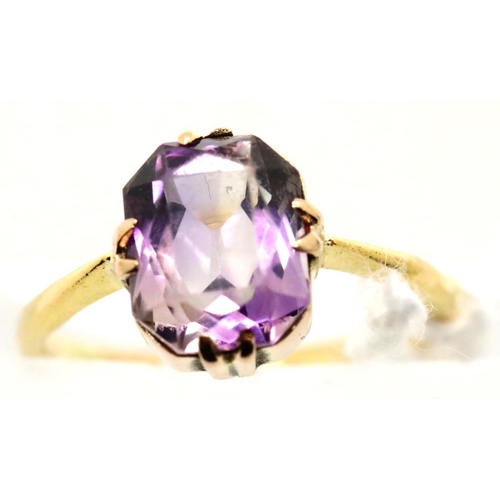 1050 - Unmarked yellow metal amethyst ring, size H, 2g. P&P Group 1 (£14+VAT for the first lot and £1+VAT f... 