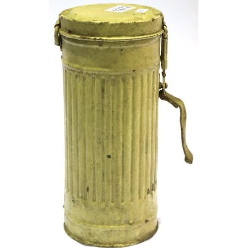 1272 - WWII German D.A.K (Afrika Korps) Gas Mask Canister. P&P Group 3 (£25+VAT for the first lot and £5+VA... 