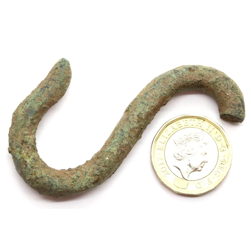 1141 - Bronze Age - Butchers meat hook. P&P Group 1 (£14+VAT for the first lot and £1+VAT for subsequent lo... 
