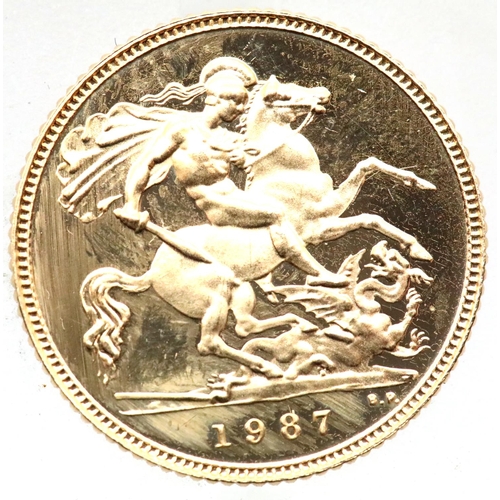 1211 - 1987 22ct gold half sovereign. P&P Group 1 (£14+VAT for the first lot and £1+VAT for subsequent lots... 