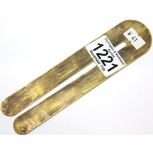 1221 - WWII Auxiliary Transport Service brass Button Stick. P&P Group 1 (£14+VAT for the first lot and £1+V... 