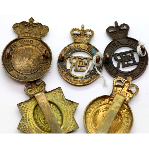 1224 - Five British Cavalry Cap Badges. P&P Group 1 (£14+VAT for the first lot and £1+VAT for subsequent lo... 