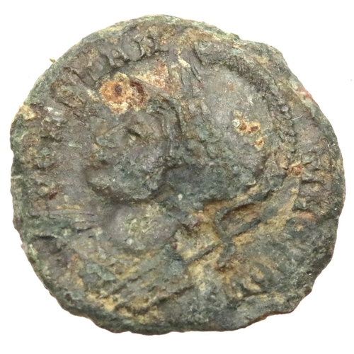 1163 - Roman Bronze coin - Constantine dynasty - Victory on Prow. P&P Group 1 (£14+VAT for the first lot an... 