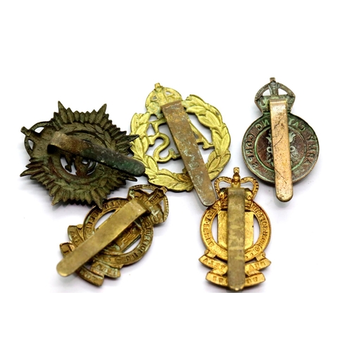 1238 - Five British Armed Services Cap Badges. P&P Group 1 (£14+VAT for the first lot and £1+VAT for subseq... 