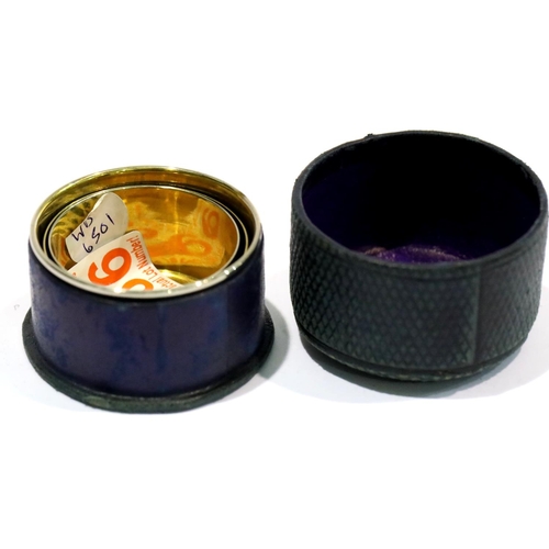 1321 - Cased collapsible silver plated whisky cup. P&P Group 1 (£14+VAT for the first lot and £1+VAT for su... 