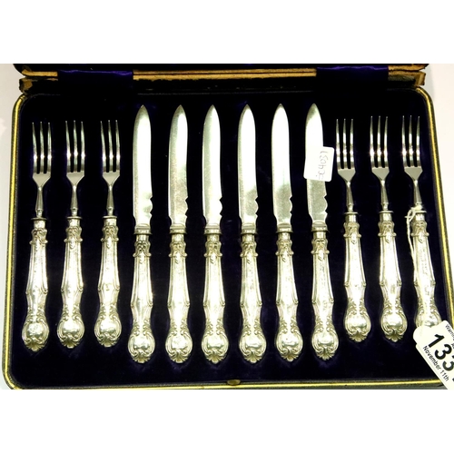 1331 - Cased set of Victorian six piece silver dessert knives and forks, hallmarked Sheffield 1910. P&P Gro... 