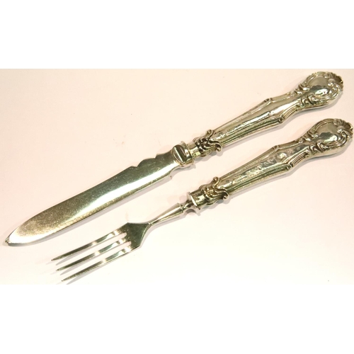 1331 - Cased set of Victorian six piece silver dessert knives and forks, hallmarked Sheffield 1910. P&P Gro... 