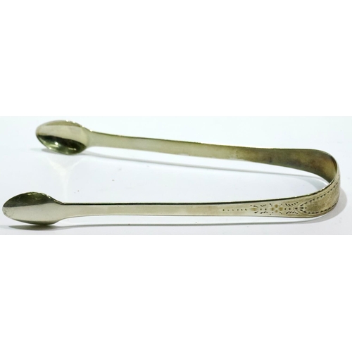 1329 - Georgian hallmarked silver pair of sugar tongs, 30g. P&P Group 1 (£14+VAT for the first lot and £1+V... 