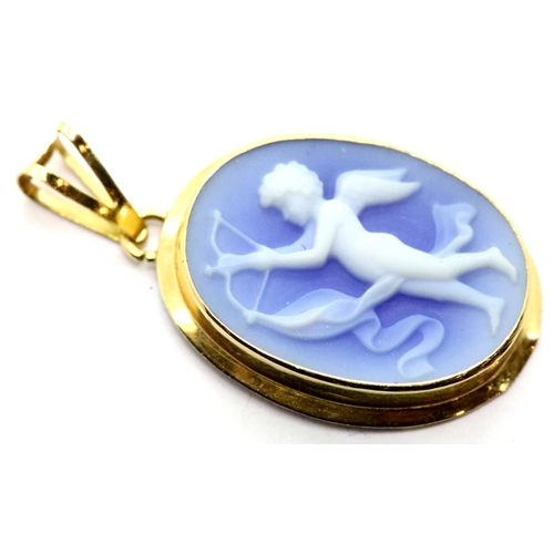 1105A - 18ct gold cupid cameo pendant. P&P Group 1 (£14+VAT for the first lot and £1+VAT for subsequent lots... 