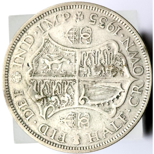 1211C - 1935 half crown. P&P Group 1 (£14+VAT for the first lot and £1+VAT for subsequent lots)