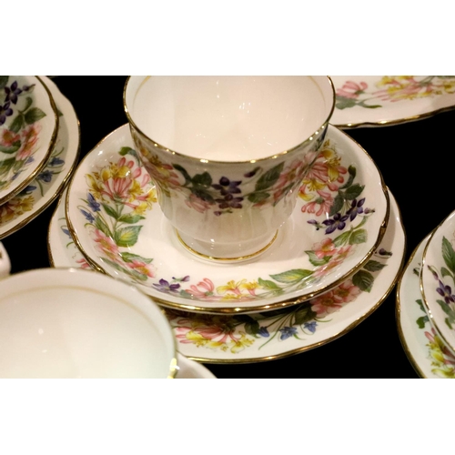 1385 - Twenty one piece tea set by Paragon in the Country Lane pattern. Not available for in-house P&P