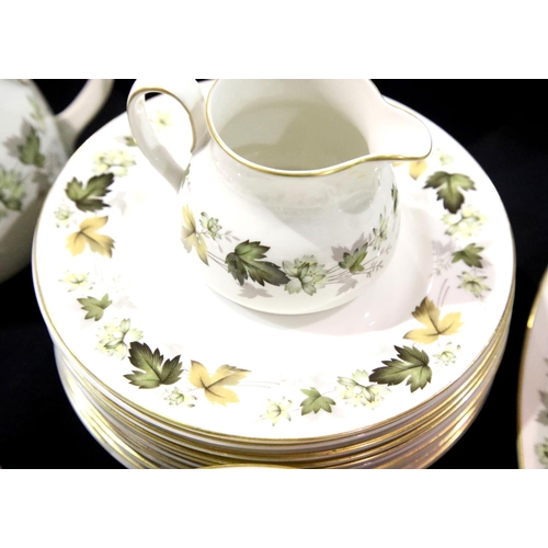 1431 - Royal Doulton dinner and tea service in the Larchmont design of approximately 100 pieces. Not availa... 