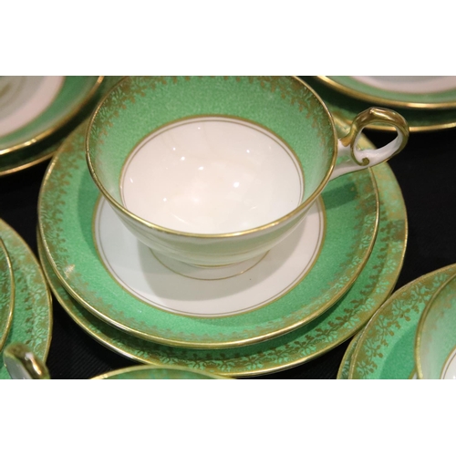 1447 - Old Royal China 26 piece tea set. Not available for in-house P&P