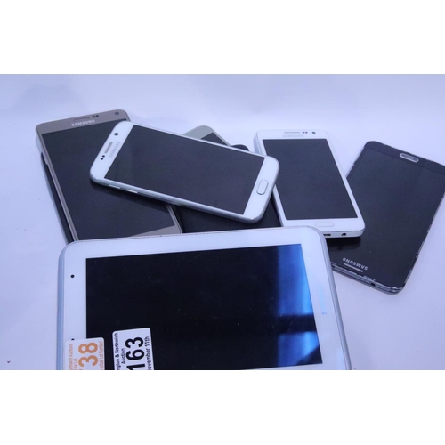 163 - Seven mixed model Samsung smartphones and a Samsung tablet. P&P Group 1 (£14+VAT for the first lot a... 